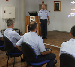Su Majestad el Rey durante la presentación del Centro de Sistemas Aeroespaciales de Observación